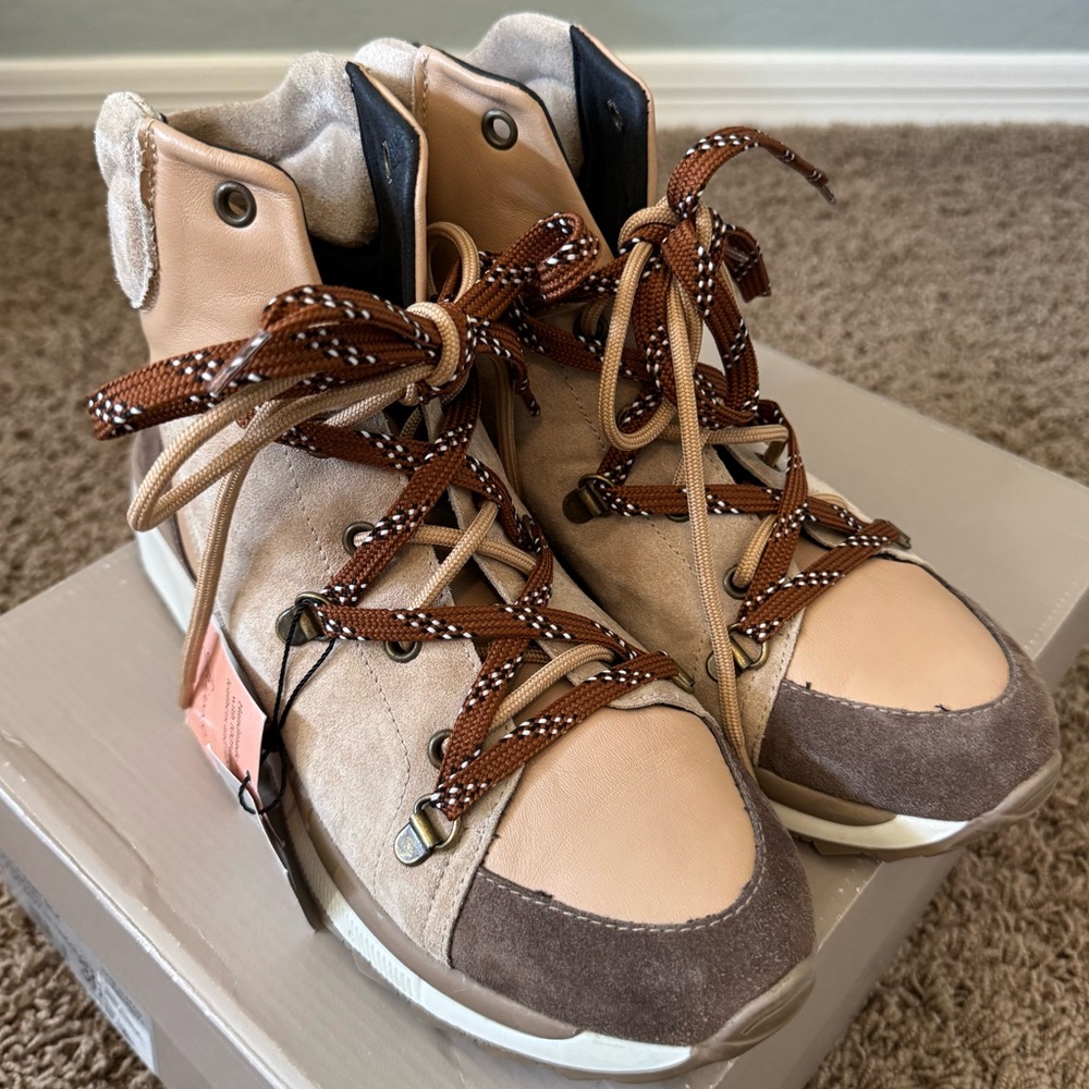 Gaimo Matilda Pesca Colorblock Leather & Suede Hiker Boots, Women’s US 8 - 39 EU